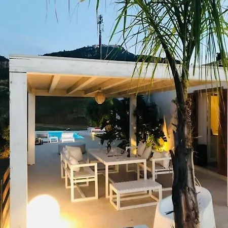 Villa Sicily, Gorgeous With Private Pool, Near Cefalu' *