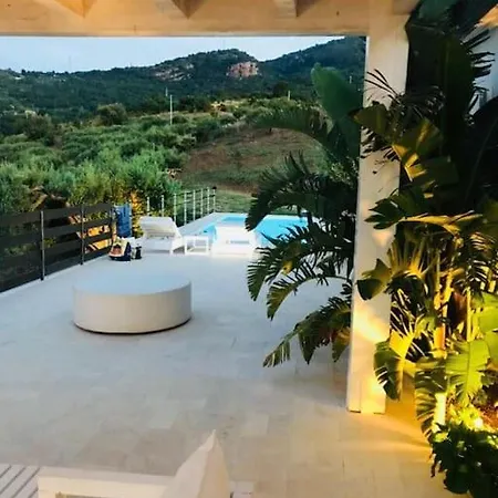 Sicily, Gorgeous With Private Pool, Near Cefalu' * Finale